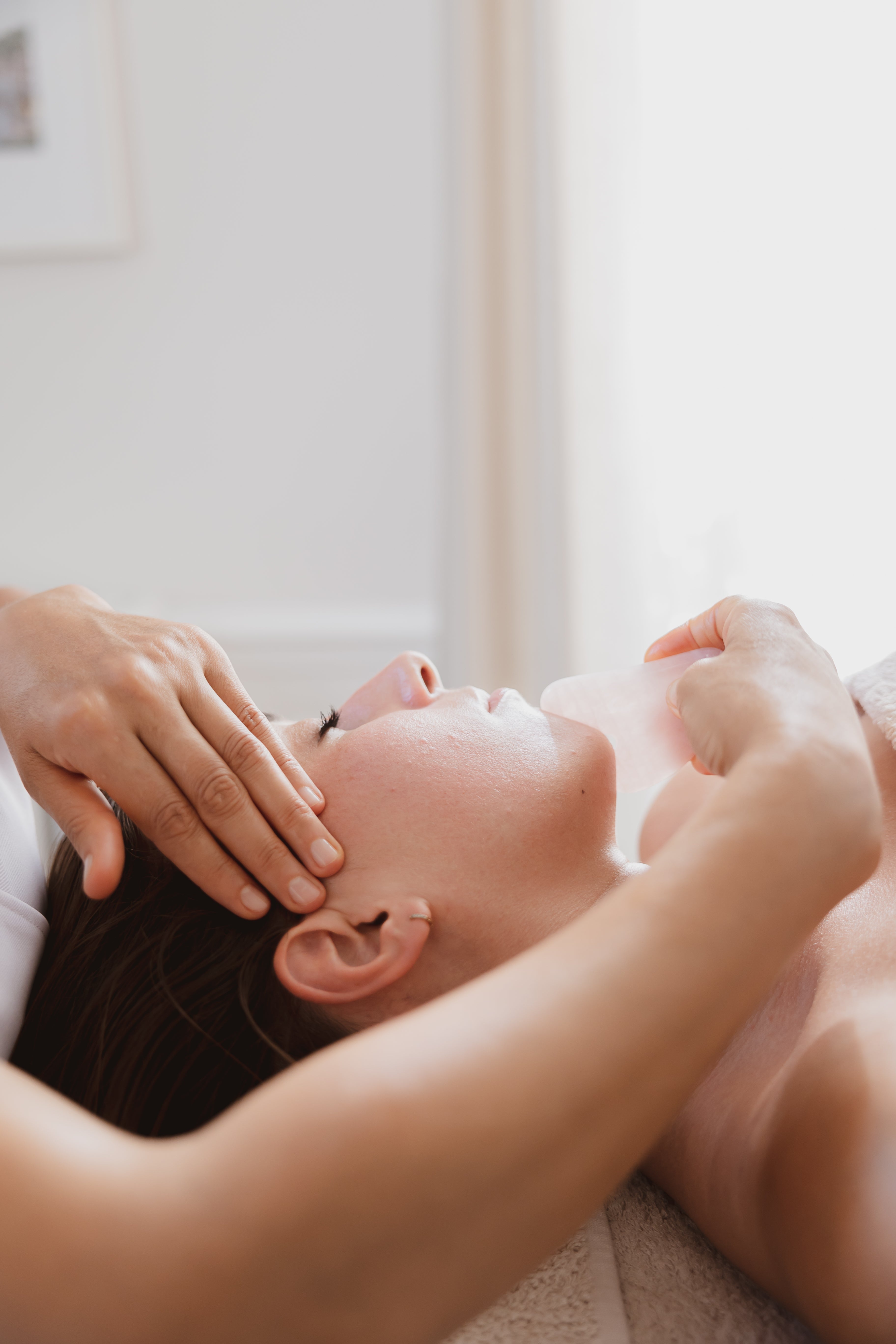 Gua Sha Visage et cou By Moni K Paris